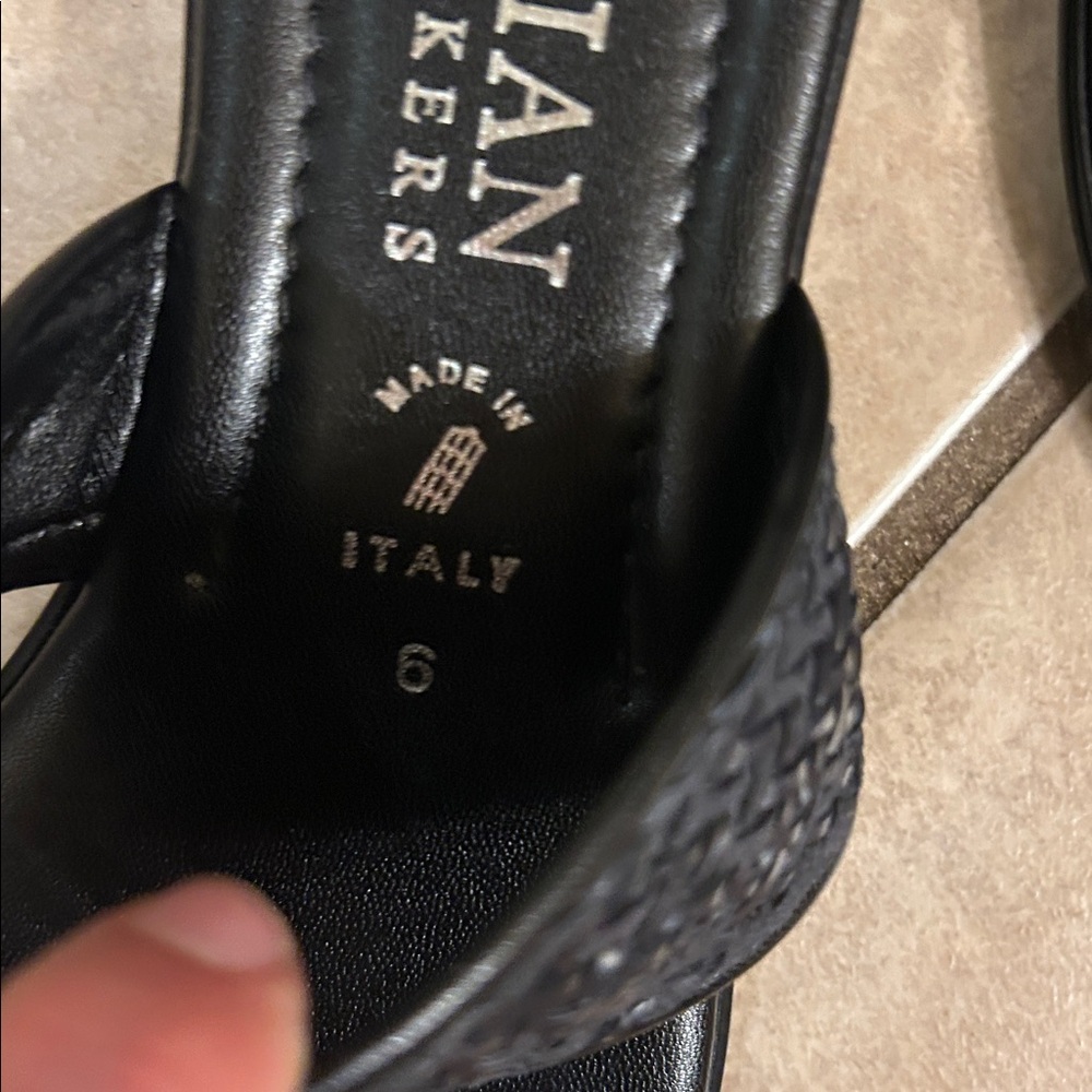 Italian Shoemakers 6 Black Sandals with silver Ring Like NEW - Picture 5 of 5